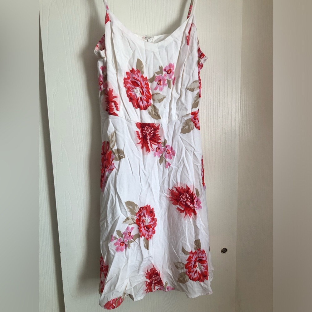Women’s Old Navy linen dress.